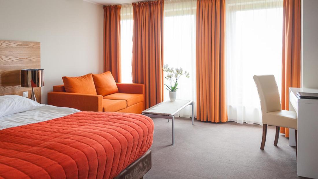 Bazuny Hotel&Spa Kościerzyna Buitenkant foto