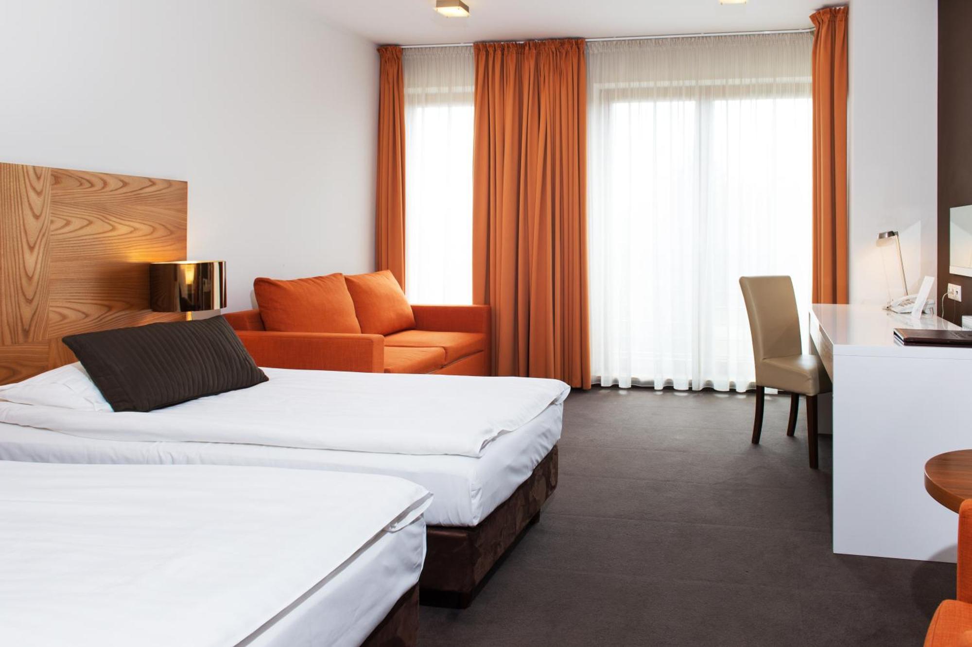 Bazuny Hotel&Spa Kościerzyna Buitenkant foto